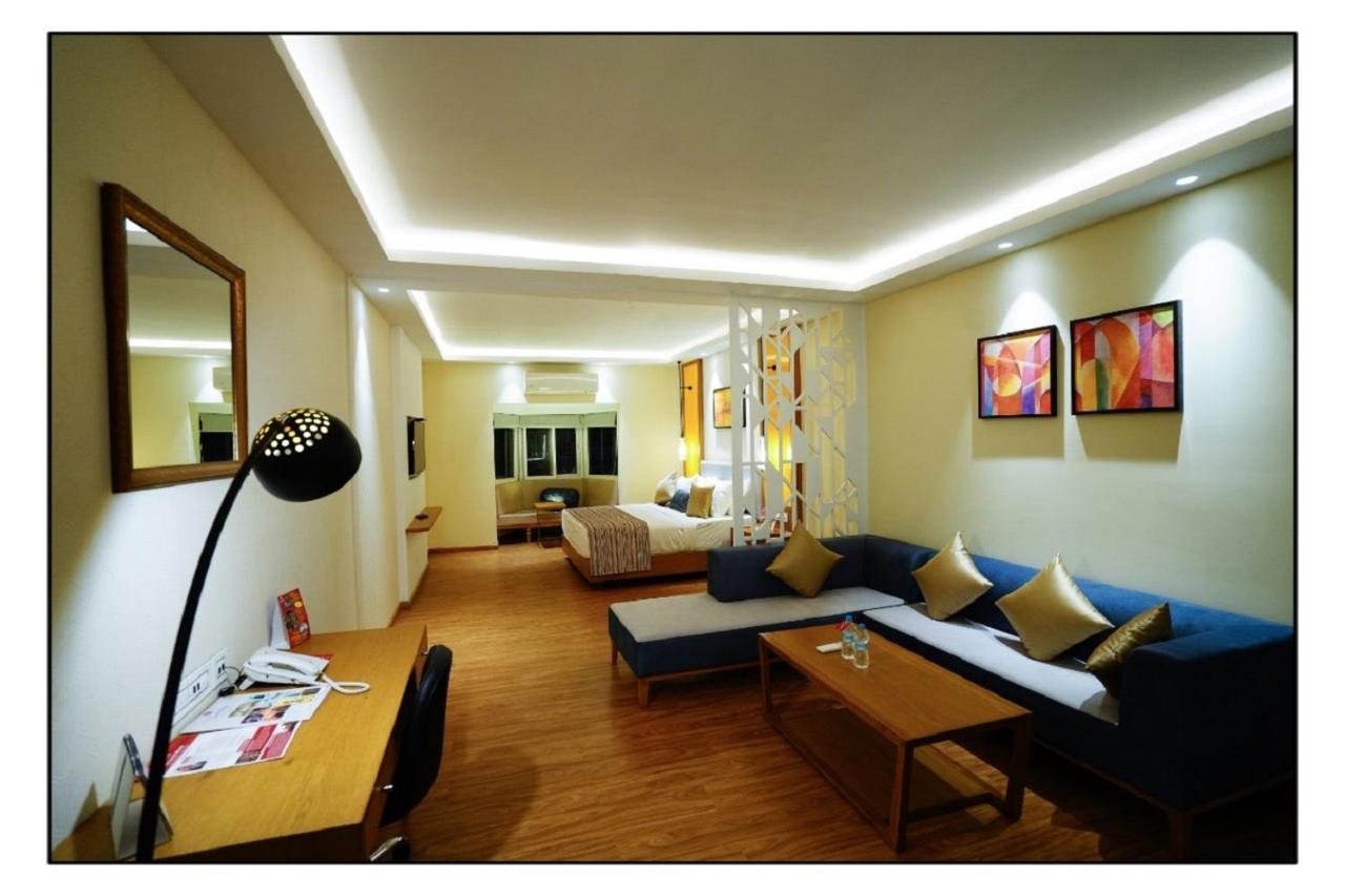 Mourya Lords Inn Карнул Екстер'єр фото
