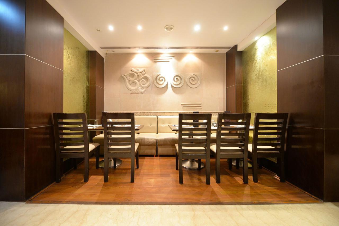Mourya Lords Inn Карнул Екстер'єр фото