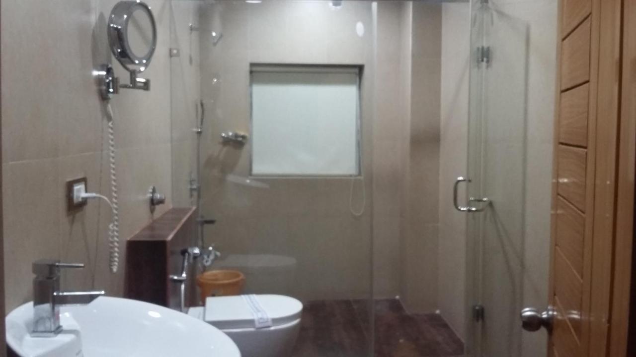 Mourya Lords Inn Карнул Екстер'єр фото